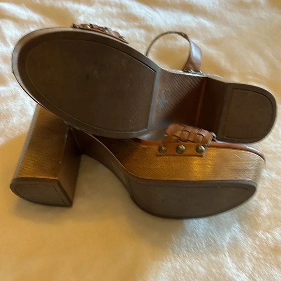 Indigo rd. Women's High Block Heel Open Toe Strappy Faux Leather Sandal 91/2M - Picture 5 of 9